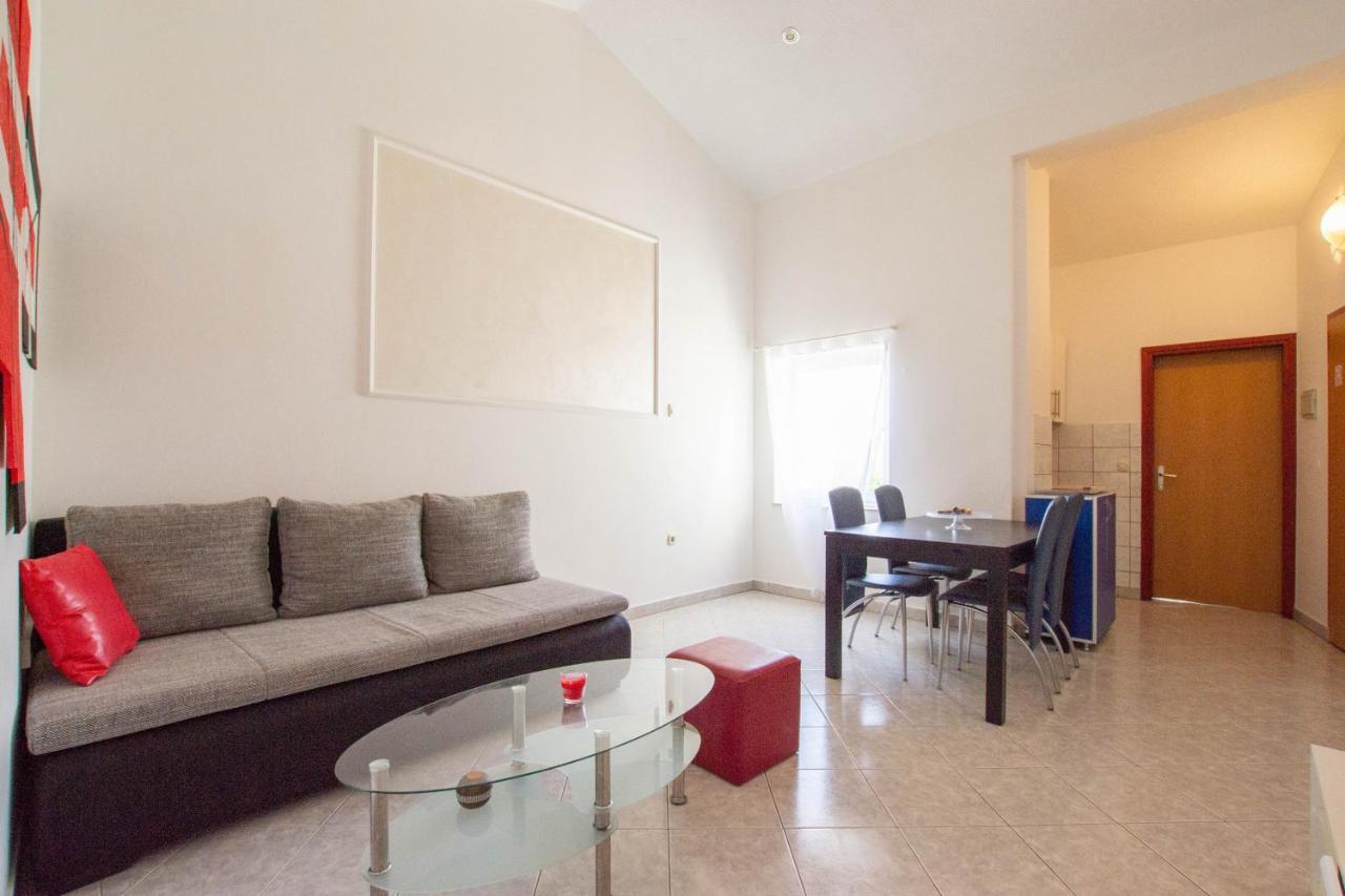 Cozy Apartment With Breakfast On Request 1 Pula Buitenkant foto