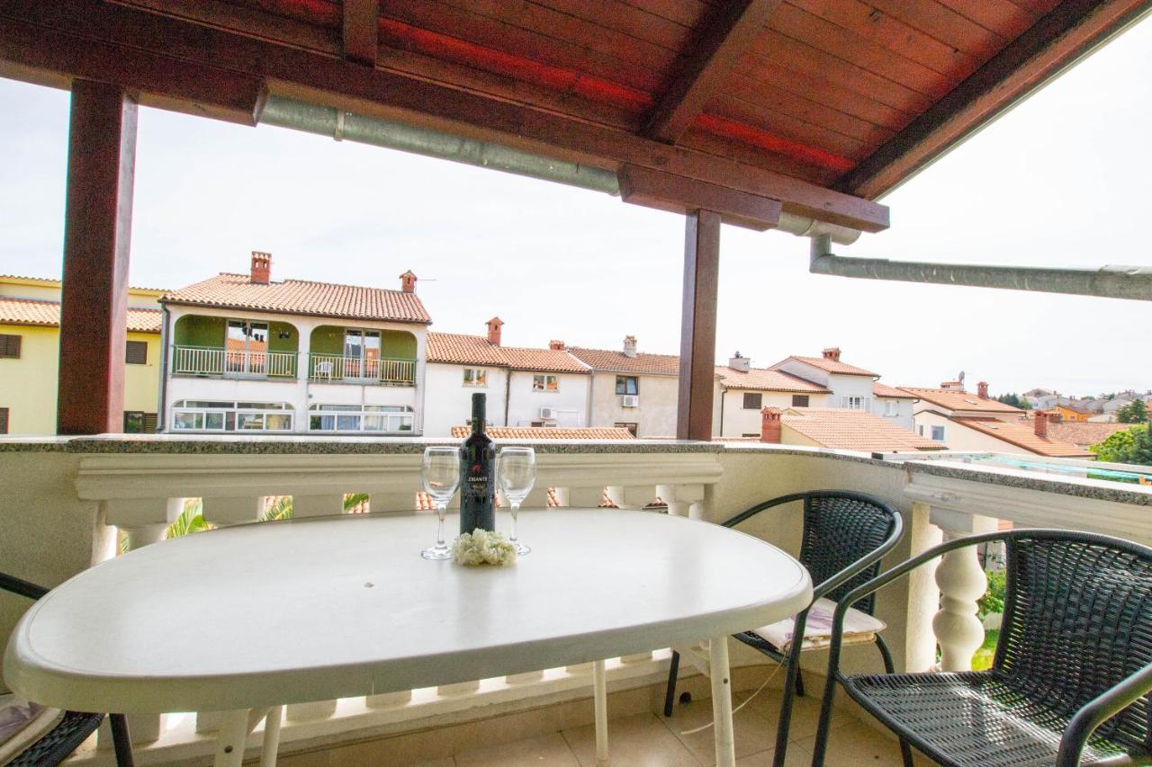 Cozy Apartment With Breakfast On Request 1 Pula Buitenkant foto