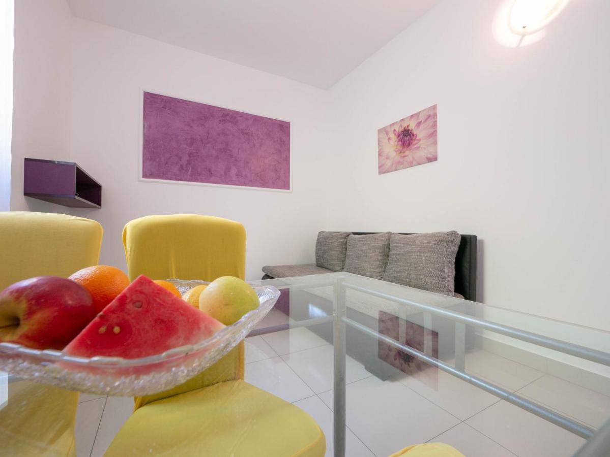 Cozy Apartment With Breakfast On Request 1 Pula Buitenkant foto