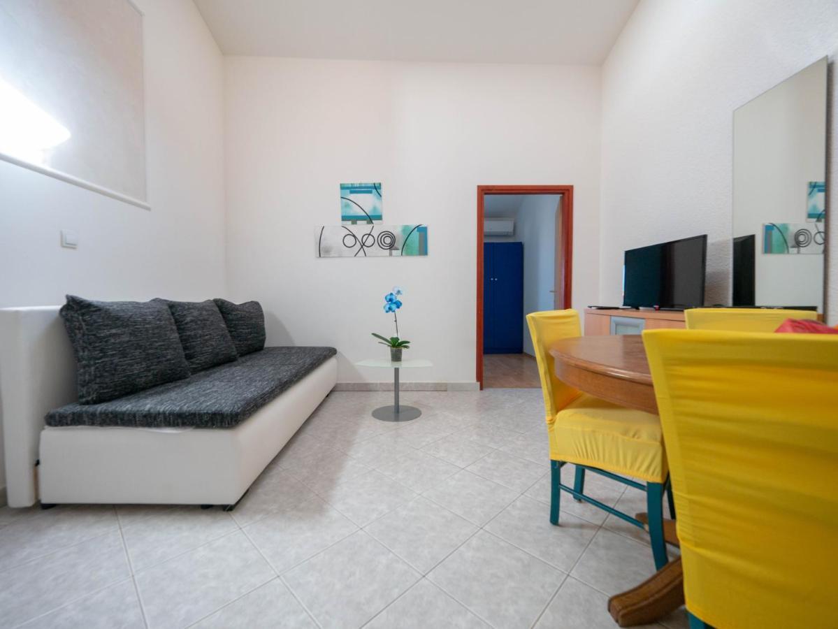 Cozy Apartment With Breakfast On Request 1 Pula Buitenkant foto