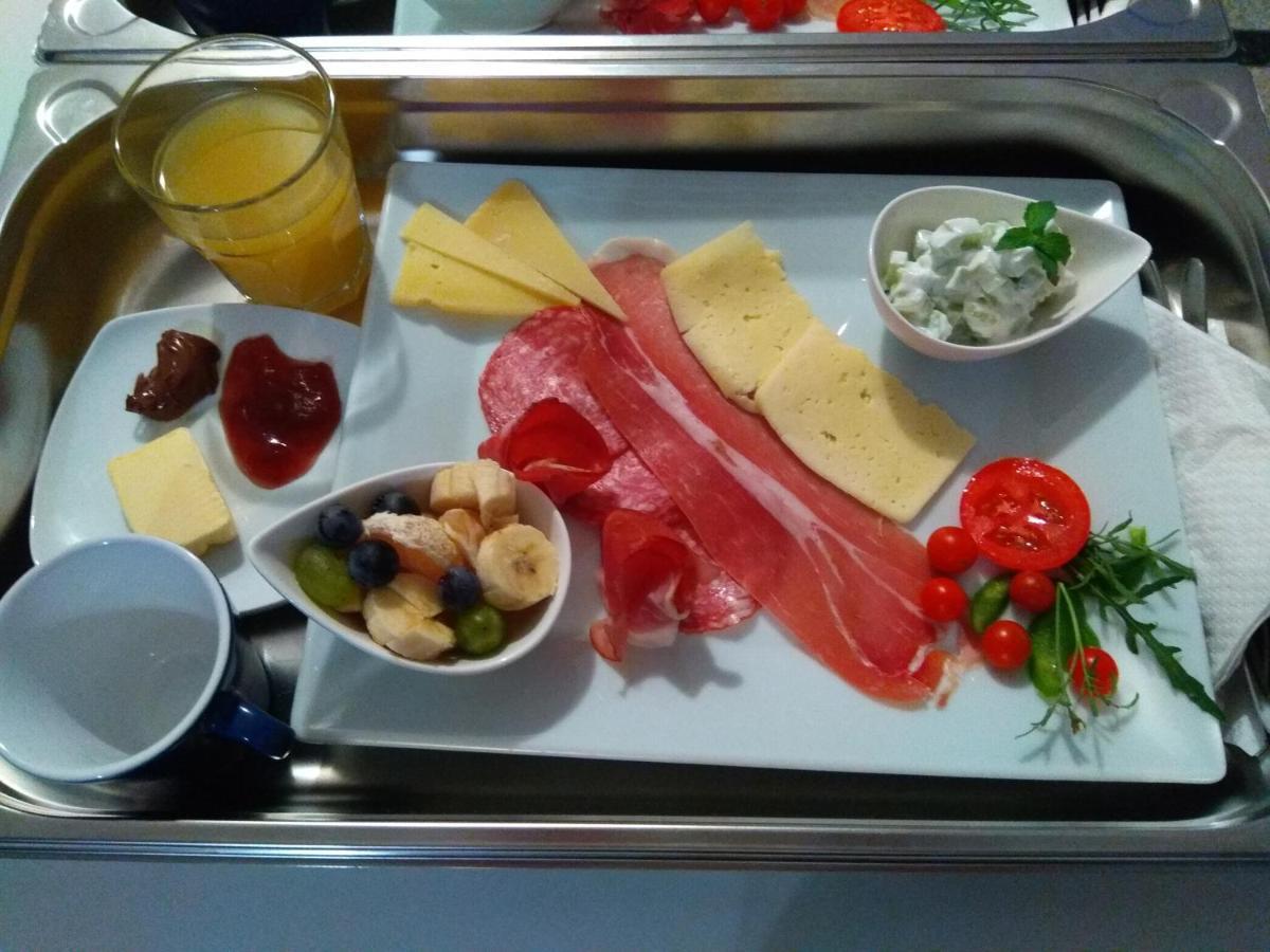 Cozy Apartment With Breakfast On Request 1 Pula Buitenkant foto
