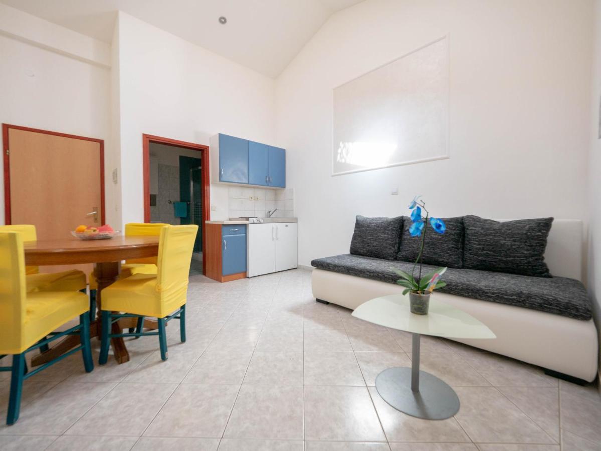 Cozy Apartment With Breakfast On Request 1 Pula Buitenkant foto